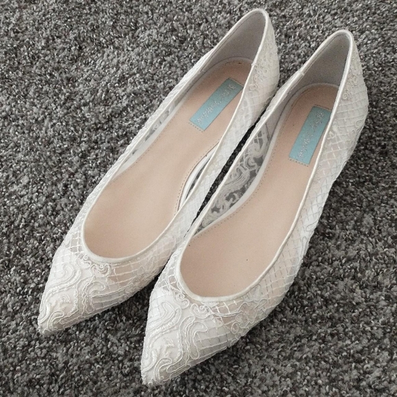 Betsey Johnson Shoes - Betsey Johnson Bridal Ballet Flats (Size 9)